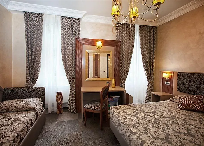 Hotel Romano 2* רומא