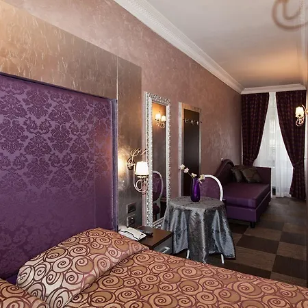 Hotel Romano 2* Rome