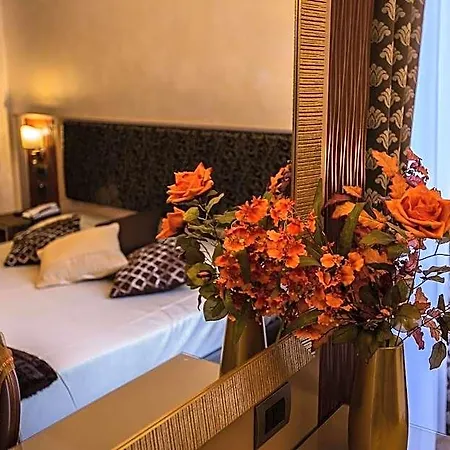 Hotel Romano 2* Rzym