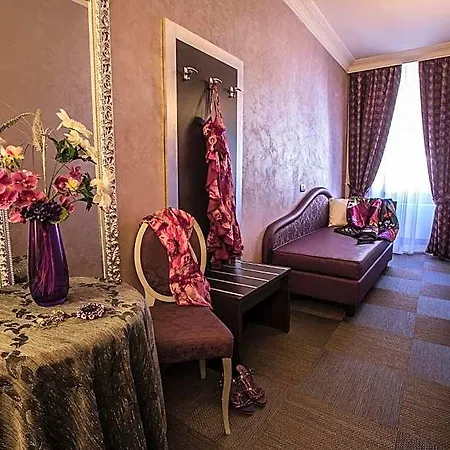 Hotel Romano 2*