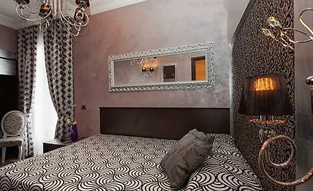 Hotel Romano מלון 2*