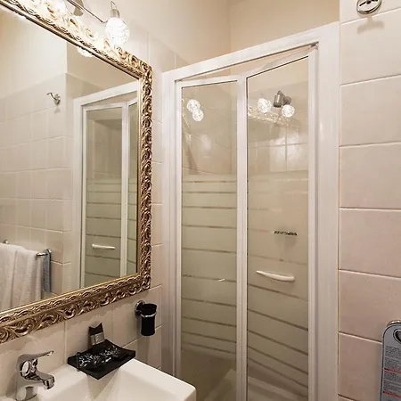 Hotel Romano 2* Řím