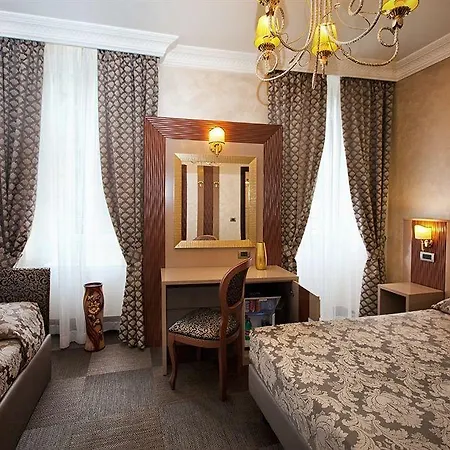 Hotel Romano 2* Řím
